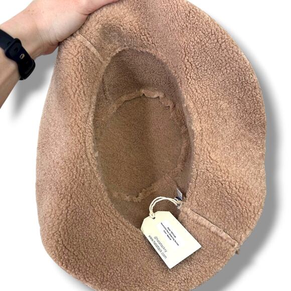 Hat Attack NWT Natural Brown Reversible Cozy Soft Faux Shearling Bucket Hat OS - Picture 7 of 10